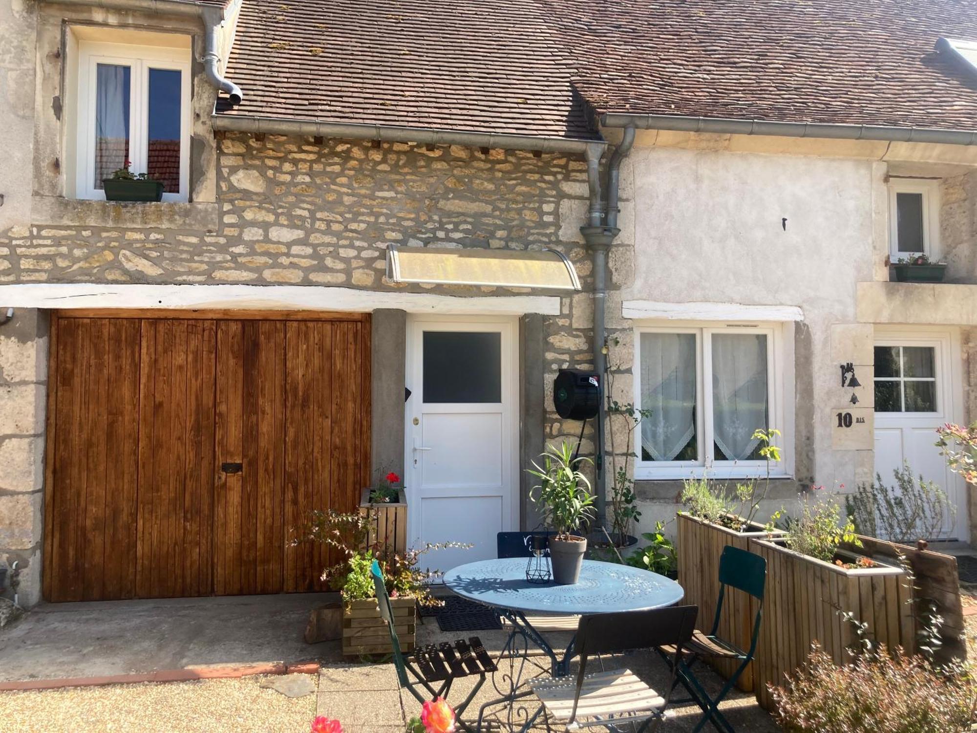 Logis Cote Cour Villa Varennes-les-Narcy Exteriör bild